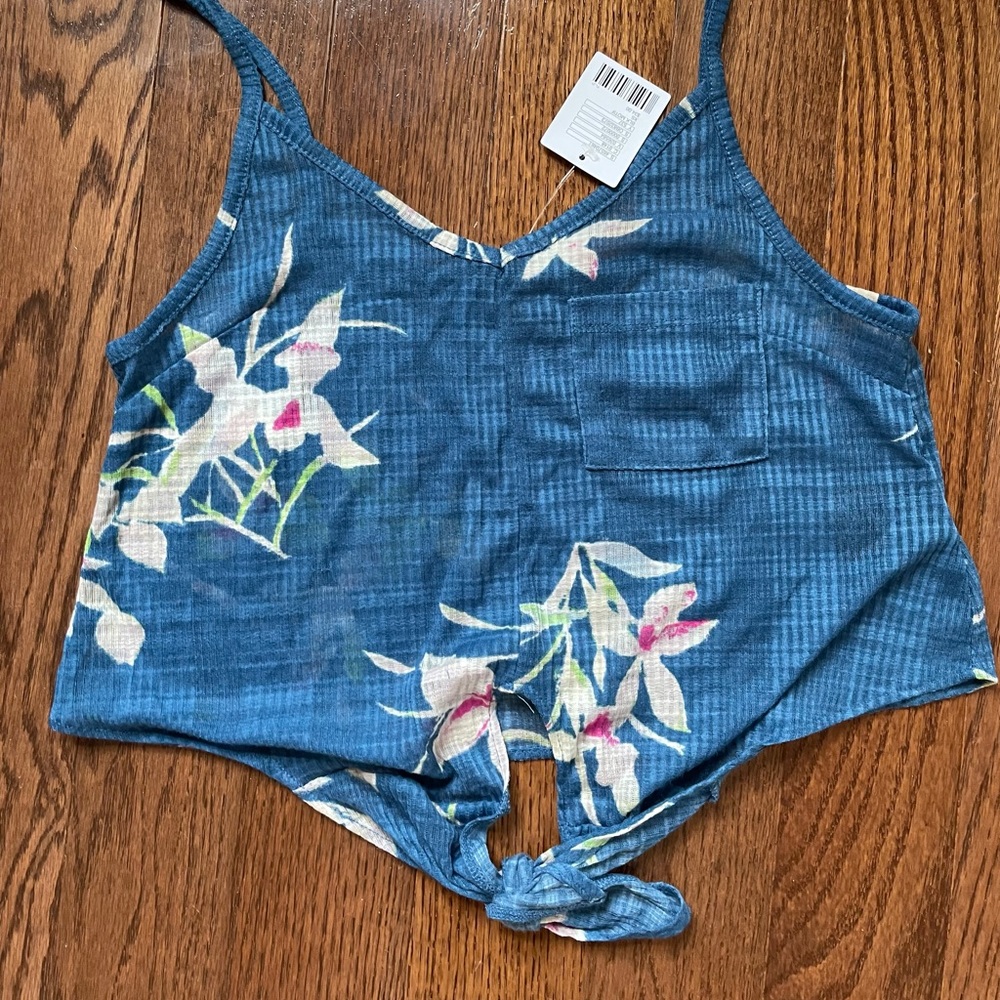NWT Urban outfitters cropped blue floral tank XS